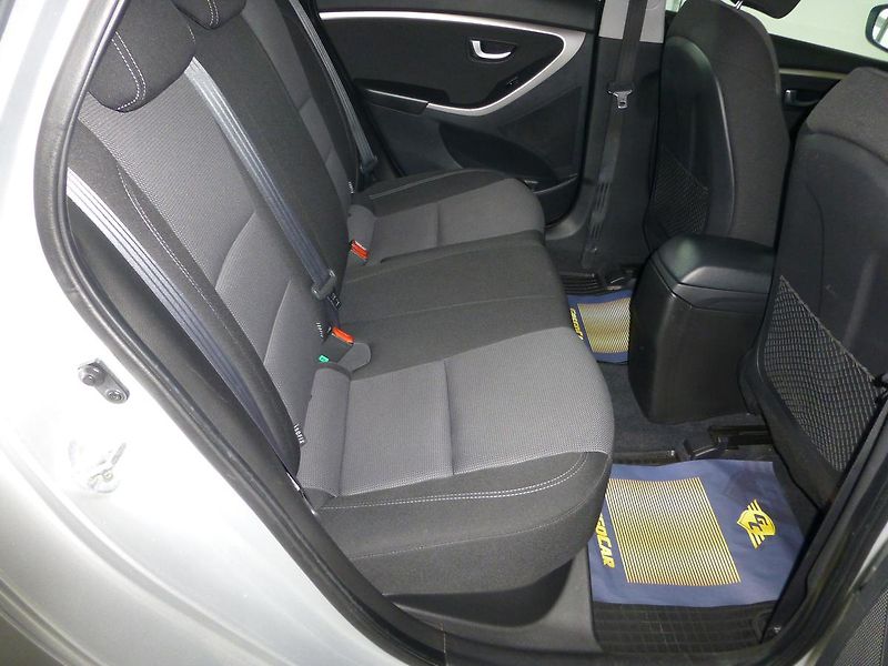 Hyundai i30 (2013) 1,6CRDI*ALU**VYHŘ.SED***KAMERA - fotka 21 z 25