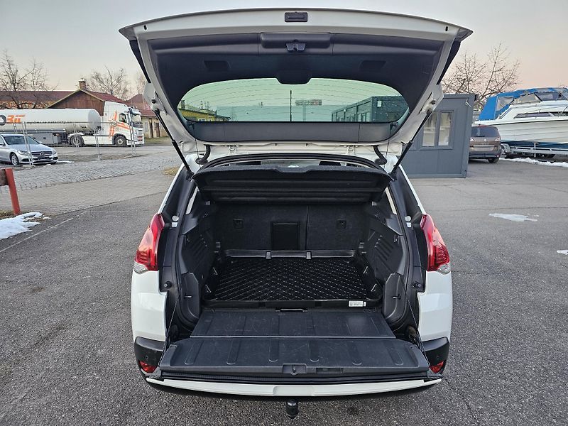 Peugeot 3008 (2016) 1.2 - 96kW, NOVÉ ROZVODY - fotka 41 z 50