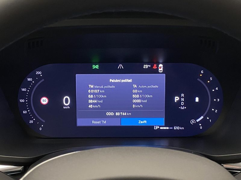 Volvo XC60 B4 AWD PLUS DARK AUT CZ 1.maj - fotka 24 z 58