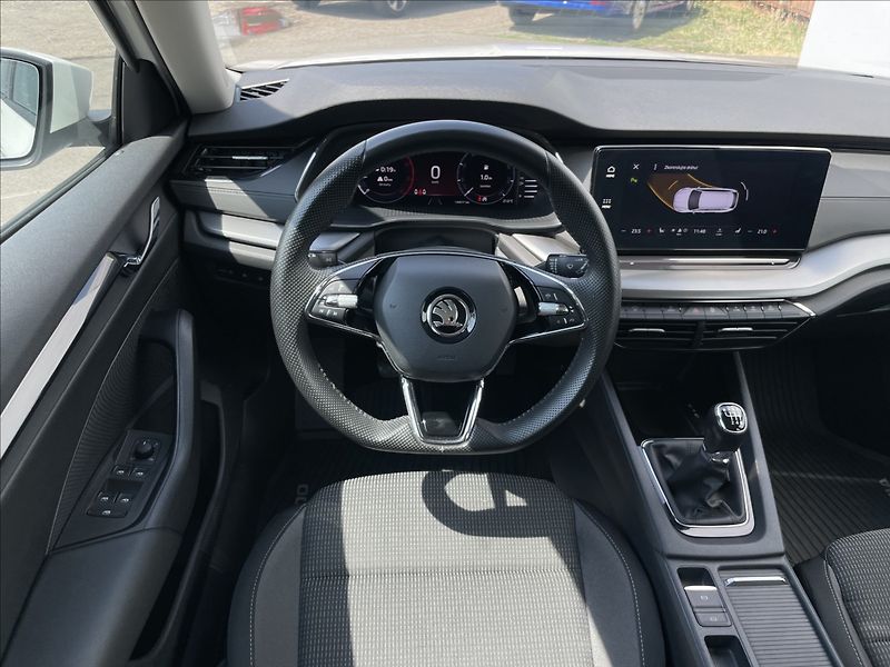 Škoda Octavia 2,0 TDI Combi Ambition Plus - fotka 7 z 24