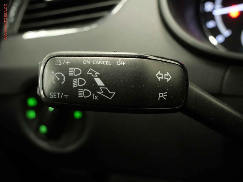 Škoda Octavia (2015) 2.0TDi, RS, DSG, xenon - fotka 16 z 23