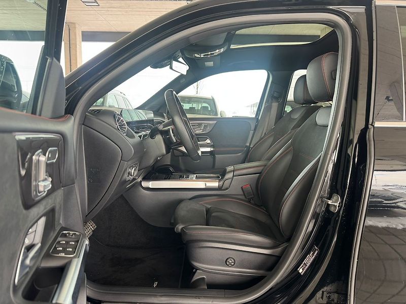 Mercedes-Benz GLB 200d 4MATIC - fotka 11 z 20