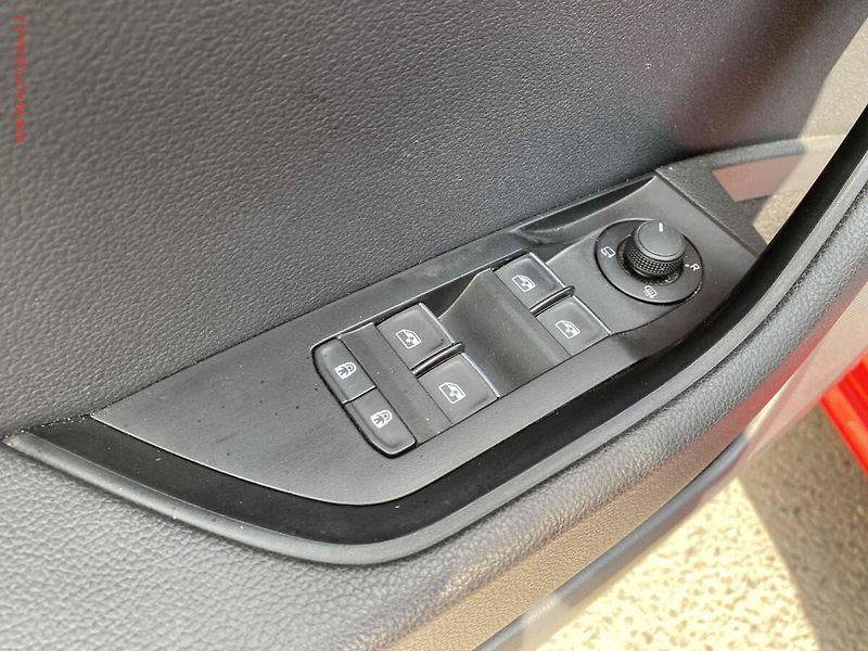 Škoda Superb (2018) 1.4 TSi, Style, bixen, panor - fotka 13 z 19