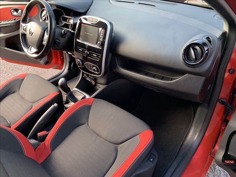 Renault Clio 0,9 TCE LIMITED,ČR - fotka 13 z 18