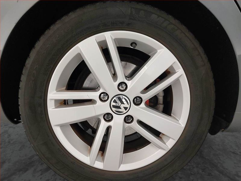 Volkswagen Golf (2013) 1.6 TDI, Serv.kniha, Navi - fotka 15 z 20