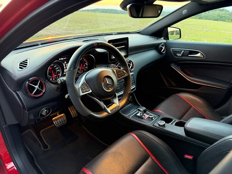 Mercedes-Benz Třídy A (2016) - fotka 12 z 35