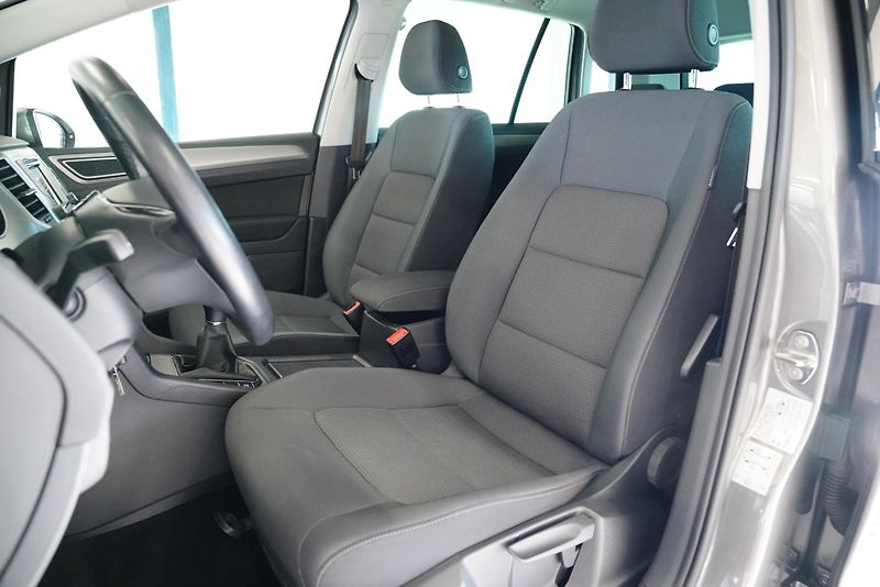Volkswagen Golf Sportsvan - fotka 11 z 24