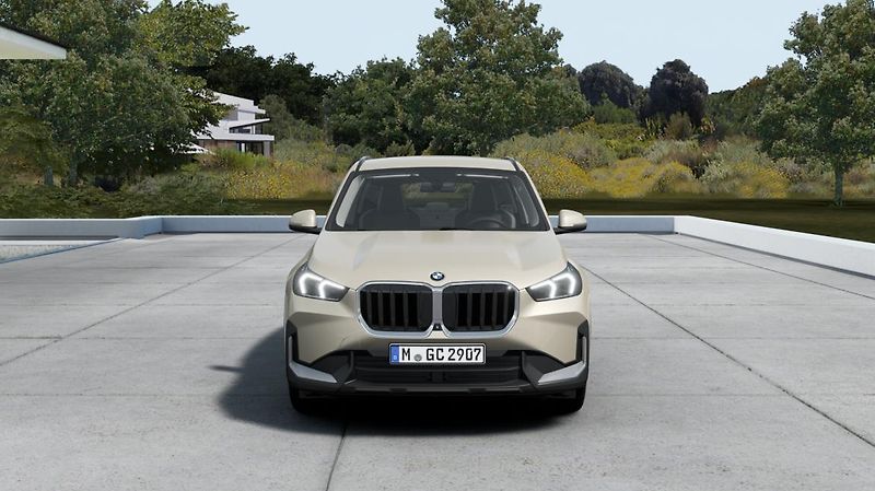 BMW X1 sDrive18i - fotka 4 z 14