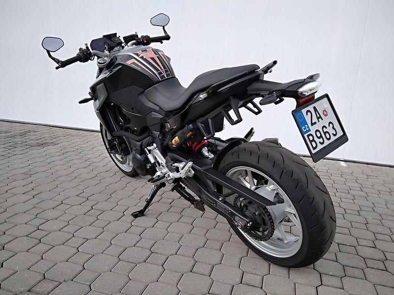 BMW F900R - fotka 6 z 16