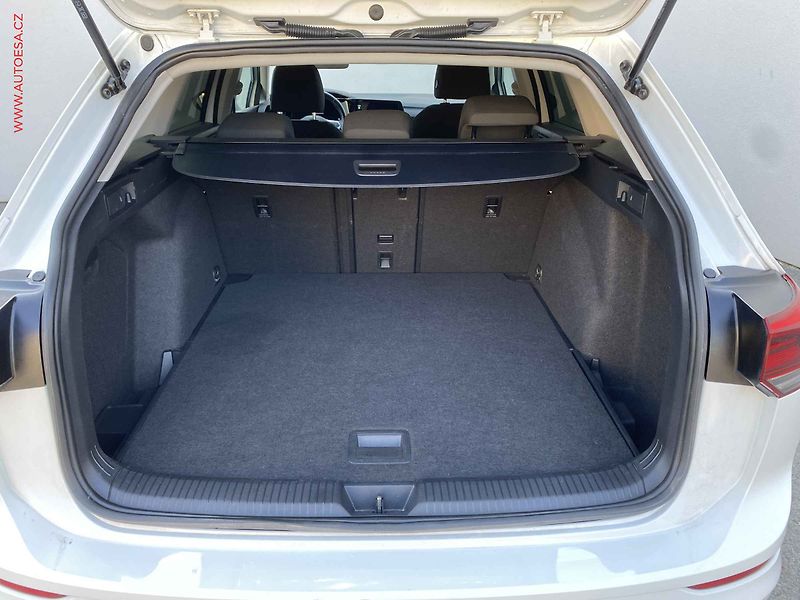 Volkswagen Golf (2022) 2.0 TDi, ČR, Life, LED - fotka 7 z 18