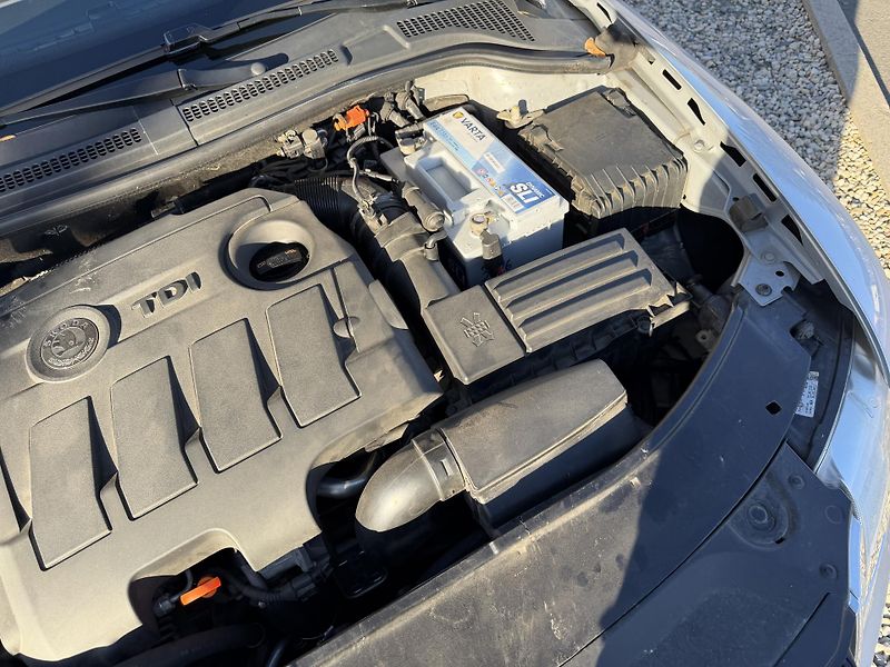 Škoda Superb II 2,0 TDi/103kW - Klima,ESP,. - fotka 50 z 71
