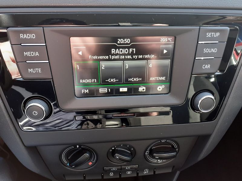 Škoda Rapid (2016) 1.2 TSi ACTIV - fotka 9 z 35