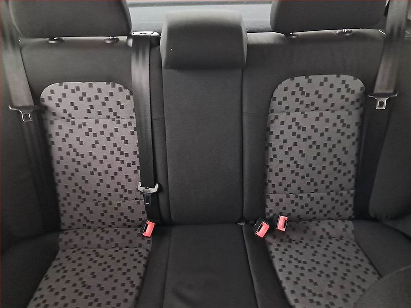 Škoda Fabia (2006) 1.2 12V, po STK, jezdí výborně - fotka 10 z 17