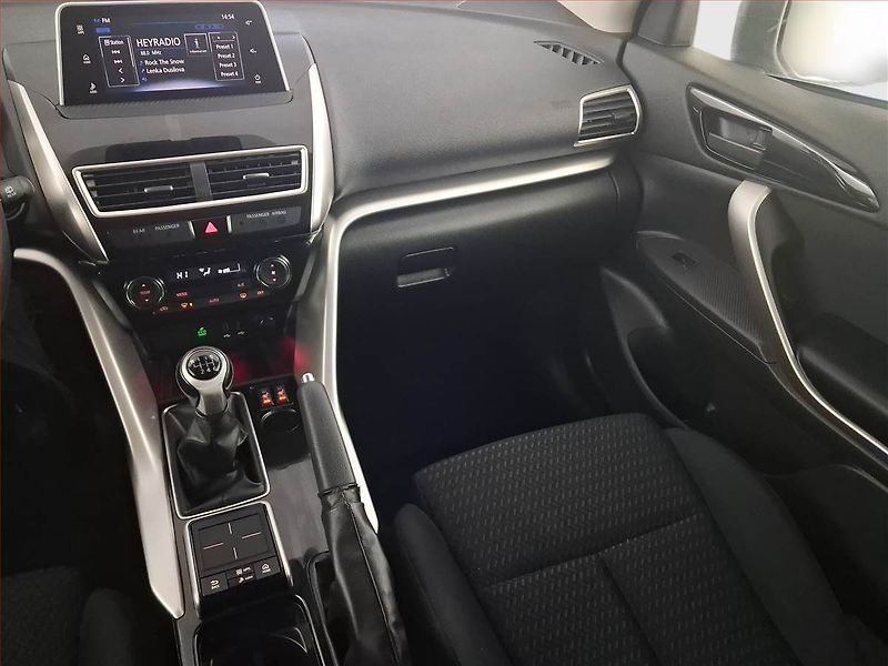 Mitsubishi Eclipse Cross (2019) 1.5 T-MIVEC, Tempomat - fotka 8 z 20