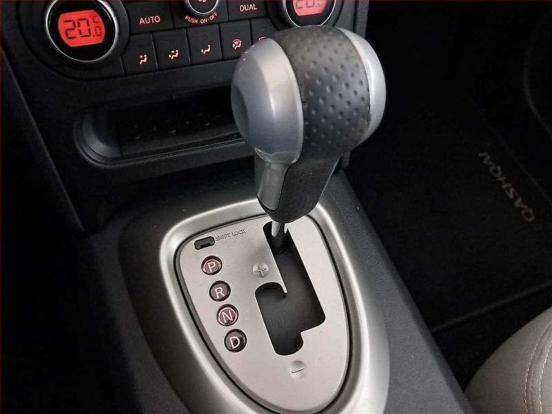 Nissan Qashqai (2010) Acenta 2.0, 4X4, Automat, ČR - fotka 13 z 14