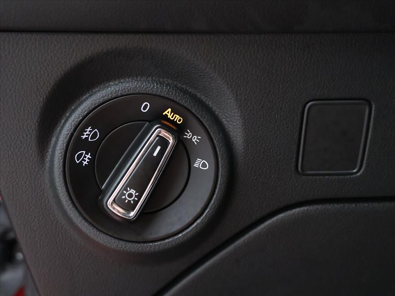 Seat Leon 2,0 TDI 110kW FR ST Aut.klima - fotka 16 z 30