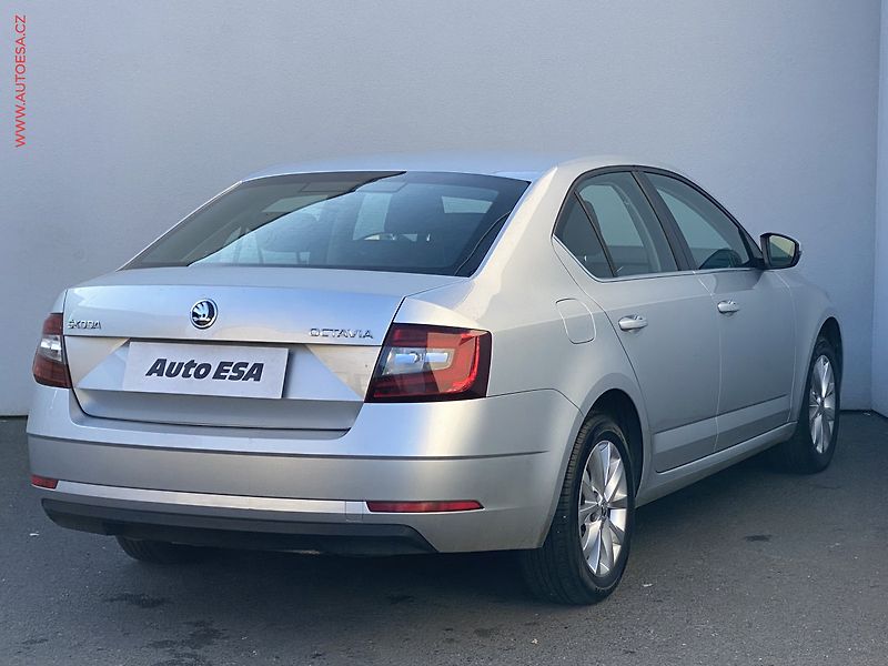 Škoda Octavia (2017) 2.0 TDi, 2.maj,ČR, Style - fotka 4 z 18