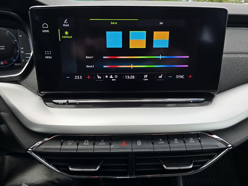 Škoda Octavia 2.0TDI DSG STYLE+ MATRIX TAŽNÉ - fotka 34 z 50