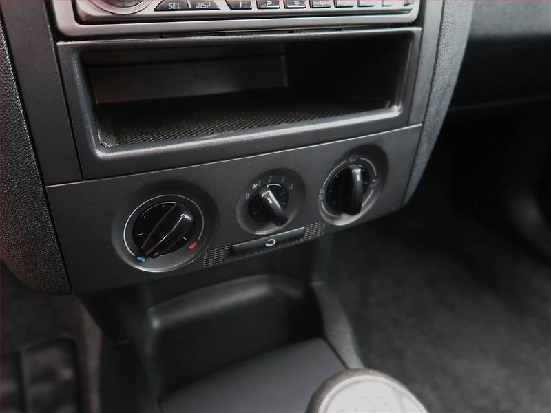 Škoda Fabia (2005) 1.2 12V, po STK, levný provoz - fotka 15 z 16