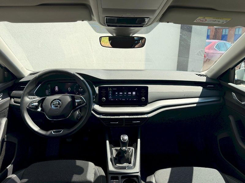 Škoda Octavia (2023) COM AMB TD 110/2.0 M6F - fotka 5 z 30