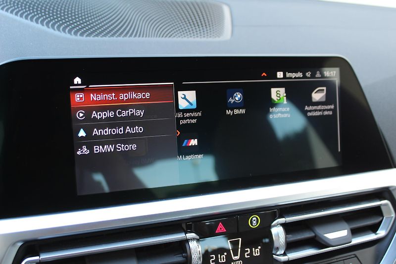 BMW Řada 3 M340i xDrive Sedan - fotka 21 z 25