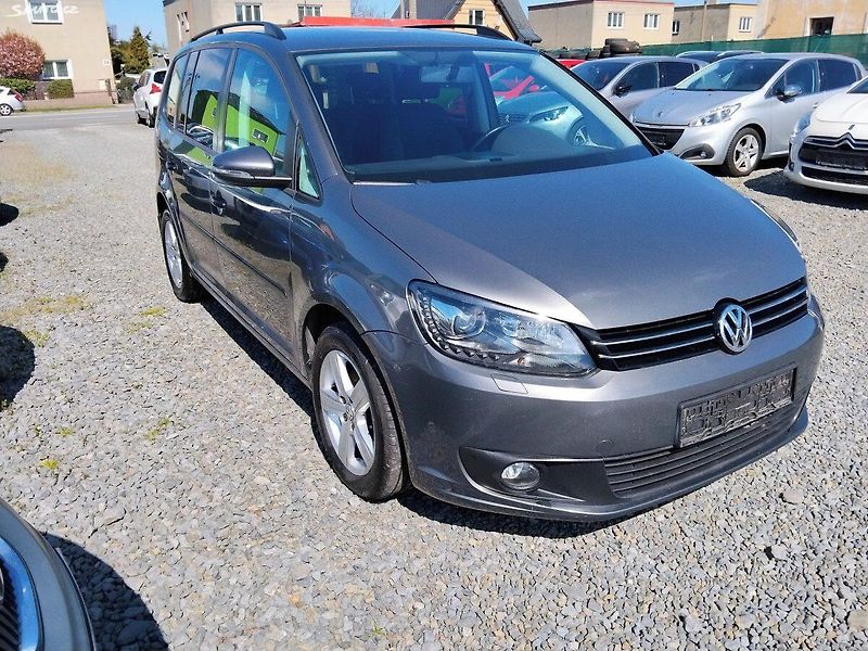 Volkswagen Touran (2011) - fotka 5 z 27