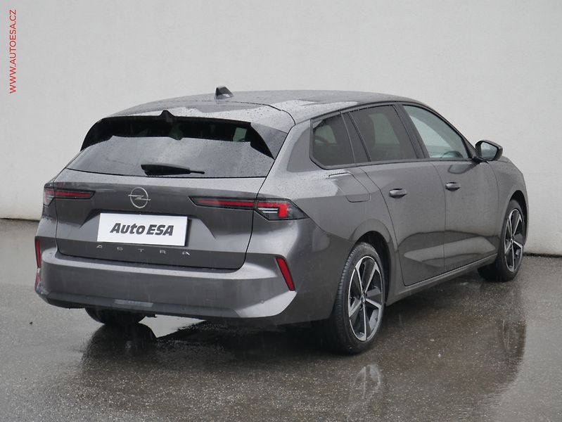 Opel Astra (2024) 1.2 T, 1.maj,ČR, Edition, LED - fotka 4 z 23
