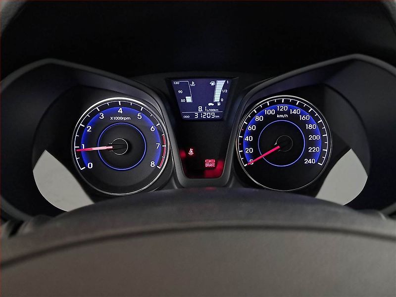 Hyundai ix20 (2013) 1.4 CVVT, Park. senzory - fotka 11 z 16