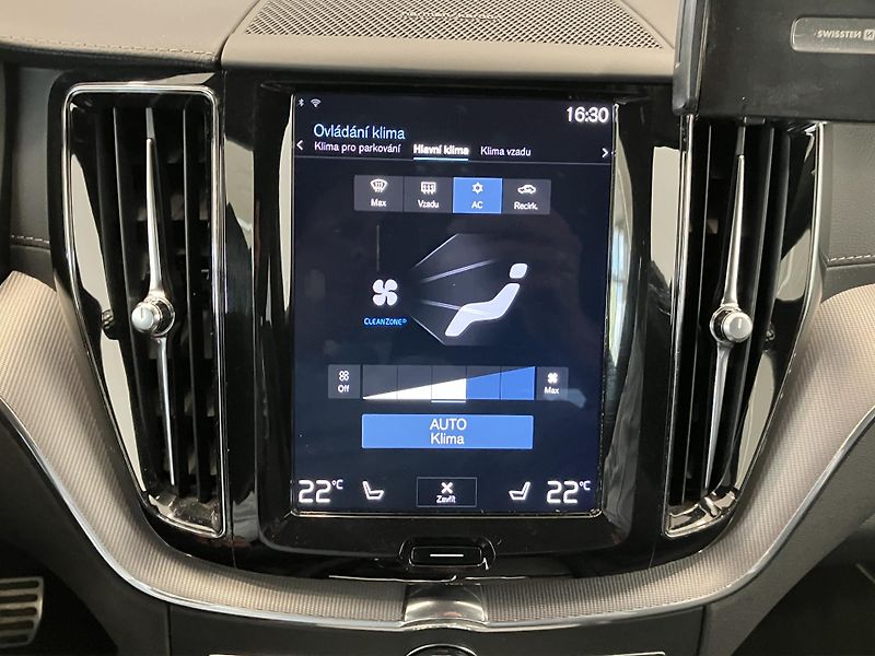Volvo XC60 T6 AWD R-Design POLESTAR AT8 - fotka 44 z 57