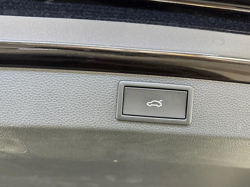 Škoda Karoq Top Selection - fotka 28 z 29