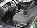 Volkswagen Jetta (2012) 1.2TSi, ČR, AAC, tempo - náhled 9