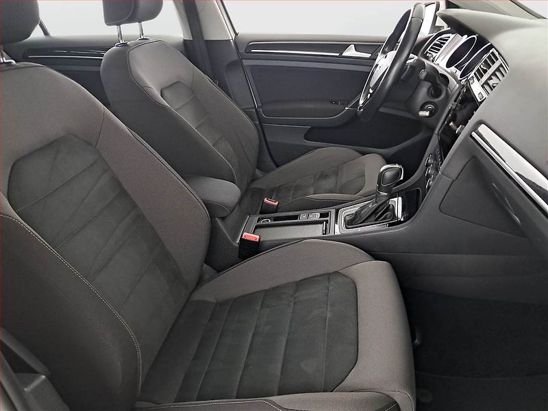 Volkswagen Golf (2017) Comfortline 1.6 TDI, Automat - fotka 9 z 19
