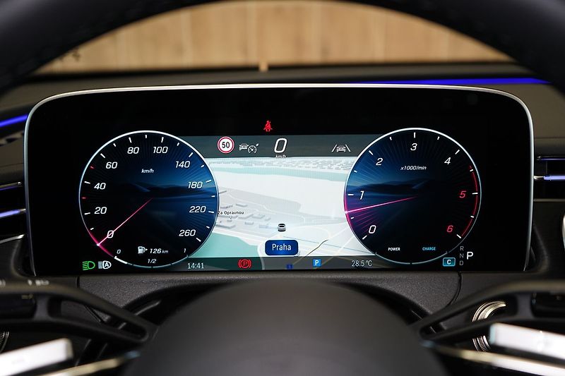 Mercedes-Benz Třídy E 220d 4MATIC, KEYLESS,DISTRONIC - fotka 24 z 43