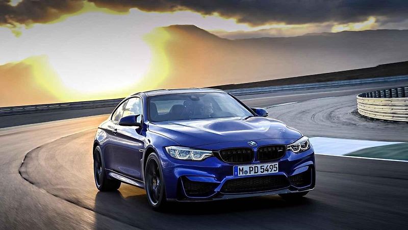 BMW M4 CS