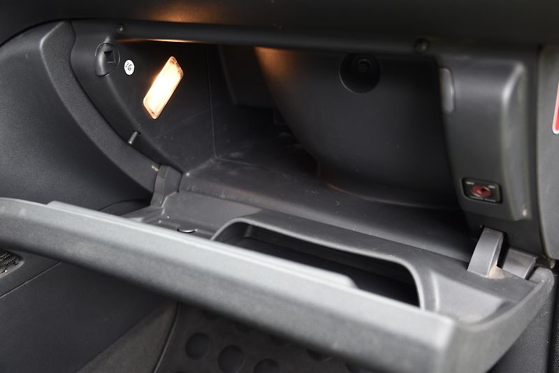 Peugeot 3008 2.0 HDi 6st,DKLIMA,TEMP,TZ,ALU - fotka 28 z 37
