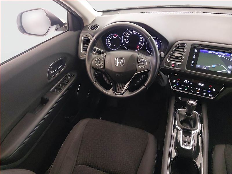 Honda HR-V (2019) Elegance 1.5 i-VTEC, ČR,1.maj - fotka 7 z 20