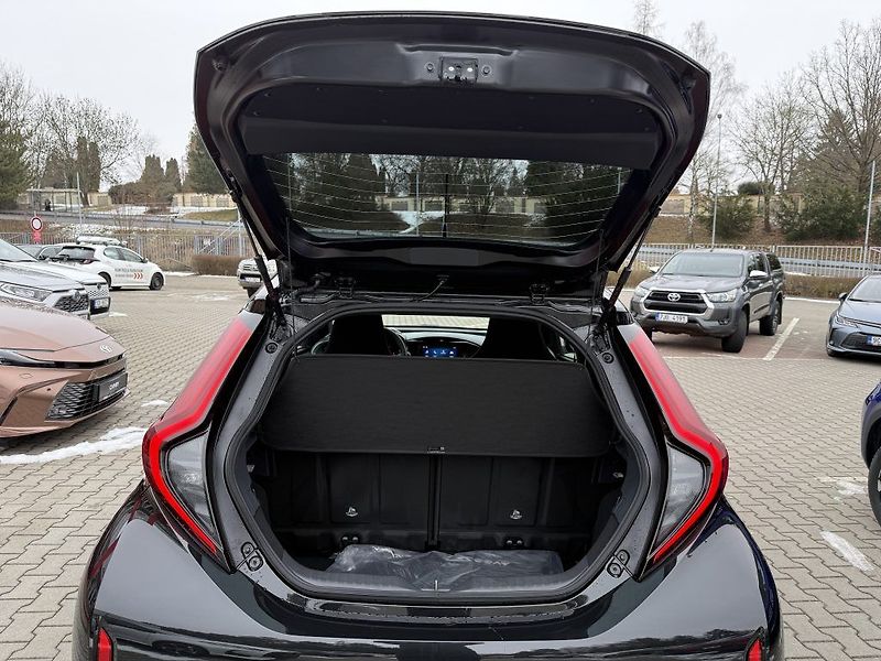 Toyota Aygo 1.5 Hybrid MC26 Style Smart - fotka 7 z 23