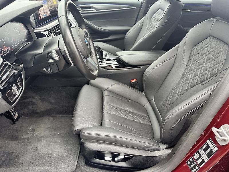 BMW Řada 5 520d xDrive Sedan - fotka 7 z 17