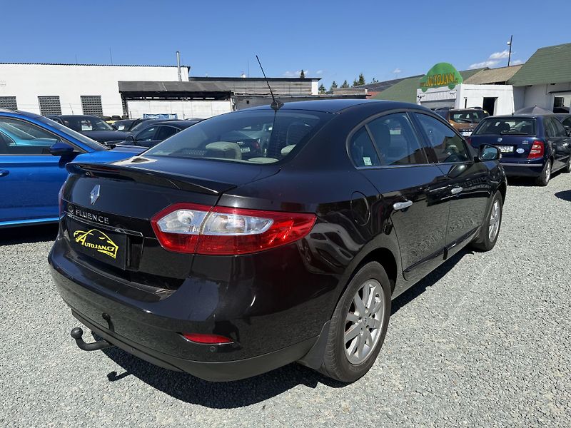 Renault Fluence 1.6 16V DIGIKLIMA NAVIGACE - fotka 12 z 13