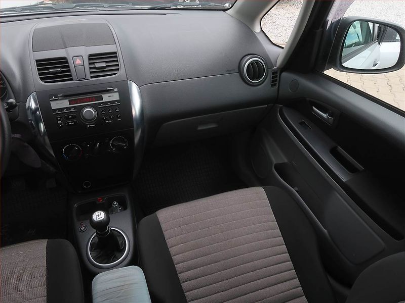 Suzuki SX4 (2011) 1.5 VVT, LPG - fotka 8 z 13