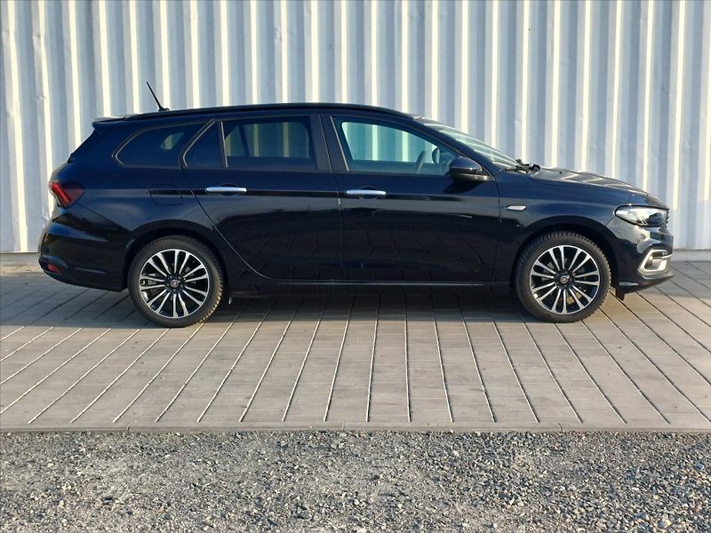 Fiat Tipo 1,5   MHEV 96kW Automat - fotka 24 z 28