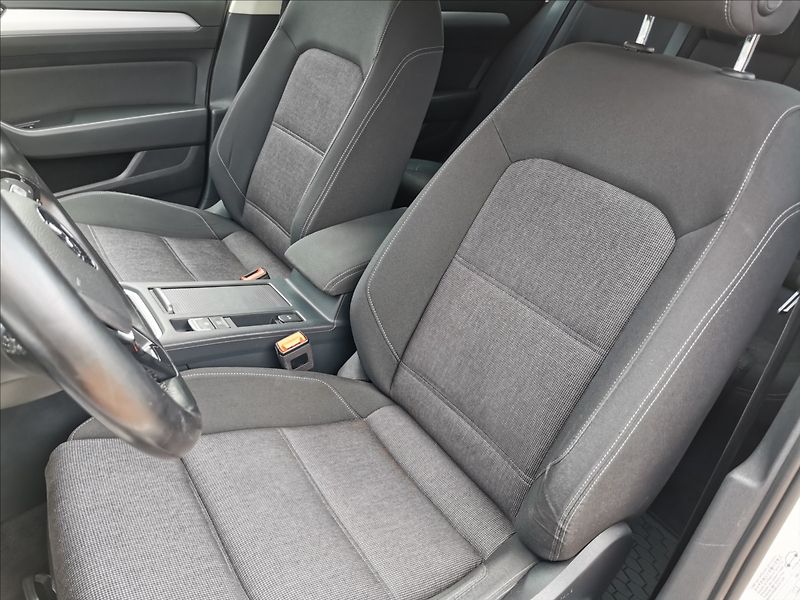 Volkswagen Passat Variant 2.0 TDI Comfortline - fotka 16 z 22