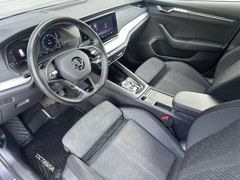 Škoda Octavia (2023) Combi 1.5 TSI e-TEC DSG Style+ - fotka 8 z 35