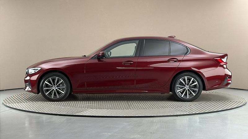 BMW Řada 3 330d AUT Sport Line - fotka 4 z 25