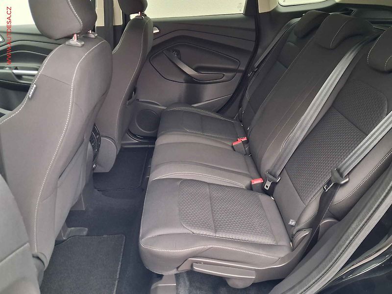 Ford Kuga (2018) 1.5EB, AC, výhřev sed. - fotka 10 z 17
