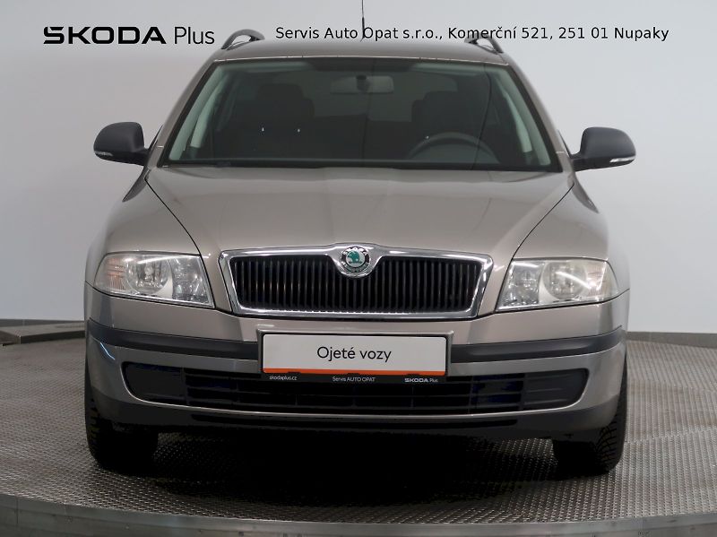 Škoda Octavia (2012) TOUR 1.6MPI 75KW - fotka 4 z 24