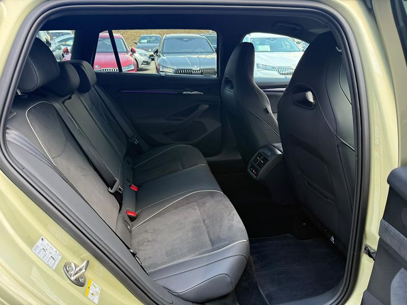 Škoda Superb Sportline 2.0 TDI 110kw DSG Co - fotka 24 z 29