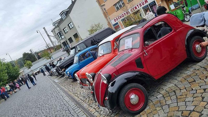 Podzimní sraz veteránů v Kralupech nad Vltavou.