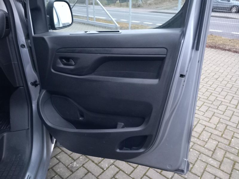 Toyota ProAce (2024) 2,0D 2x ŠOUPAČKY , AUTOMAT - fotka 17 z 35