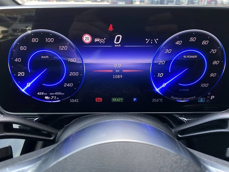Mercedes-Benz EQE (2025) 350 4MATIC SUV - fotka 15 z 29